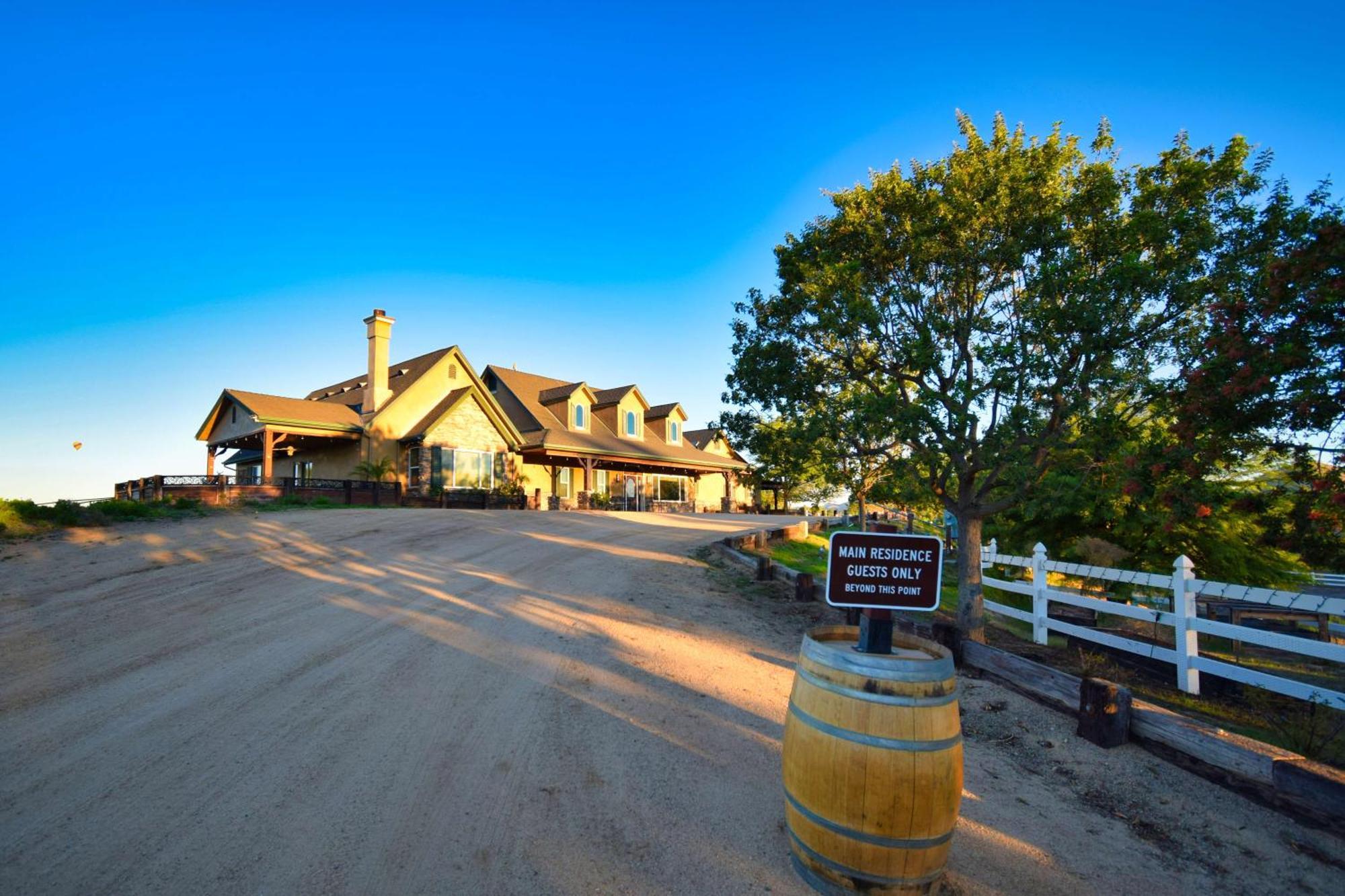 Готель Peppertree Lane Ranch -- Seven-Acre Ranch In The Heart Of Wine Country Темекула Екстер'єр фото